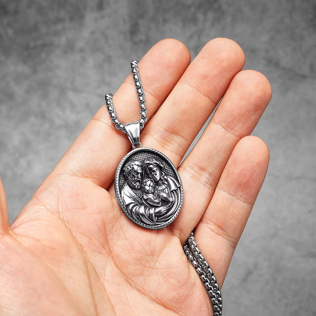 Colgante Sagrada Familia en Acero Inoxidable - Protección y Unión